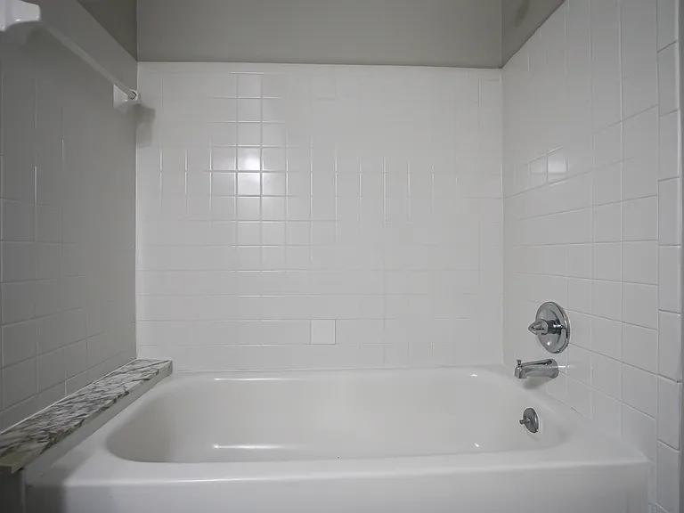 Herbert - Bathroom Herbert - Bathroom