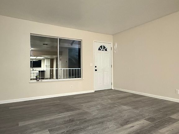 3rd image of 629 E Ridgecrest Blvd APT I