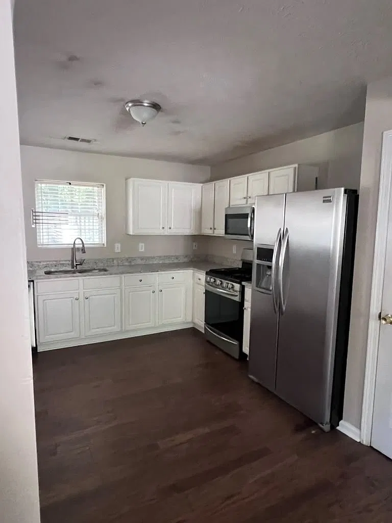 3 bed, 2.5 bath, $2,350 — Photo 3