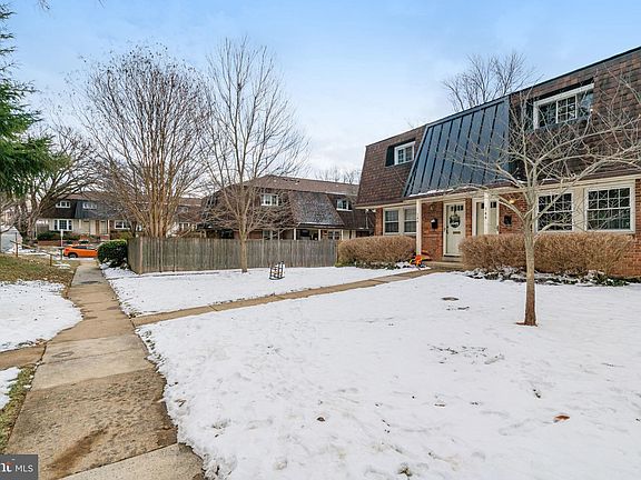 3rd image of 144 S Virginia Ave #31