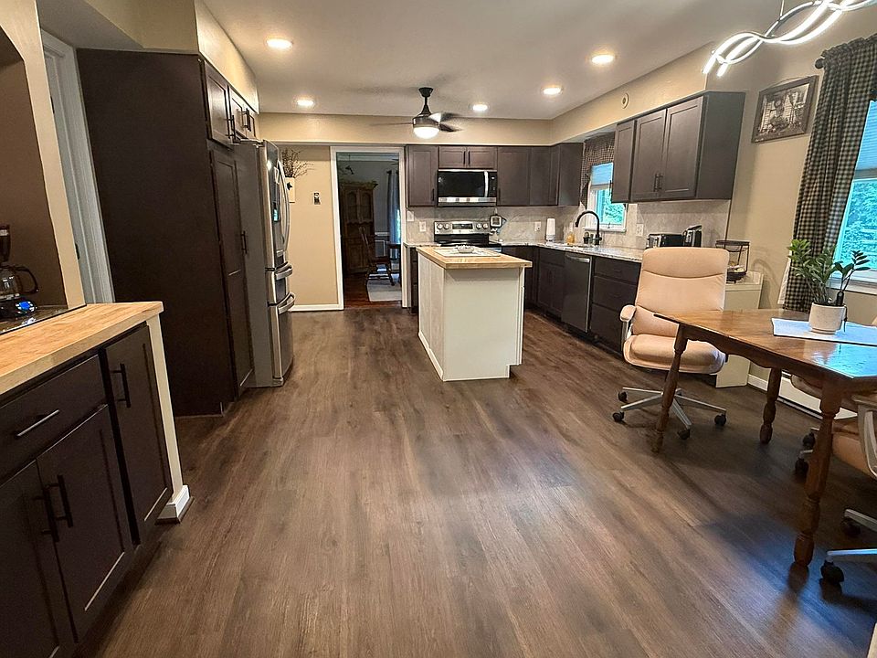 1st image of 200 Pelham Dr