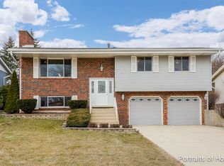 170 Cambridge Ln, Bloomingdale, IL 60108