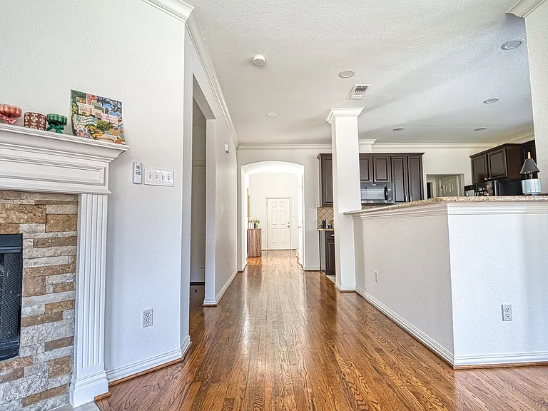 5513 Amber Way — Photo 3