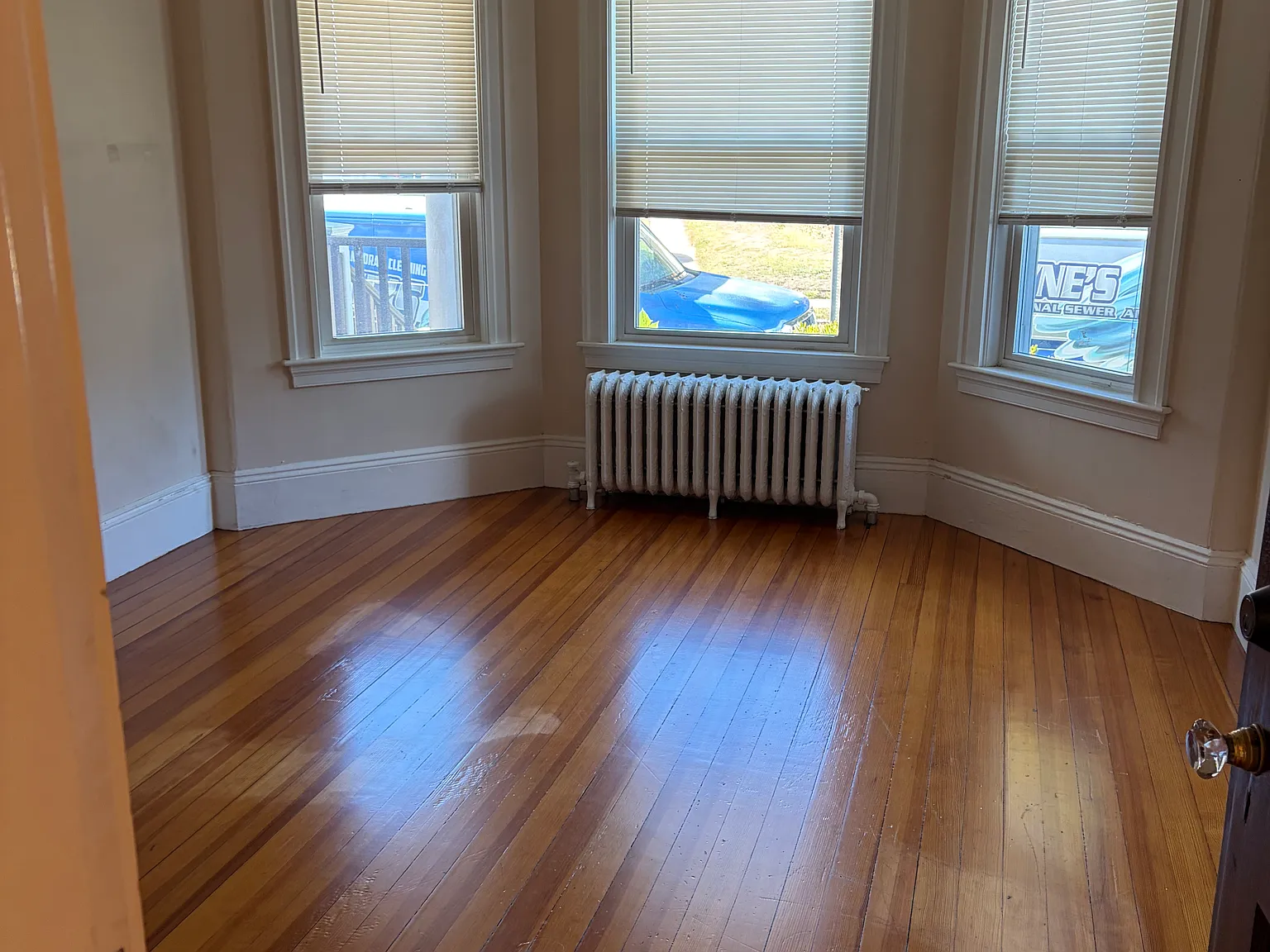 2 bed, 1050 sqft, $2,500 — Photo 2