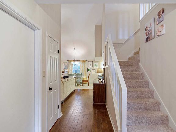3rd image of 821 Fairway Lakes Dr