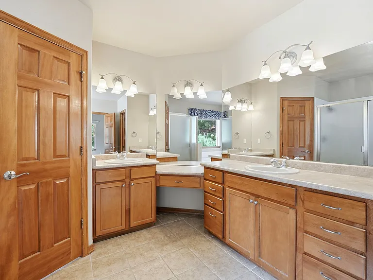1630A Oakmont Dr — Photo 11