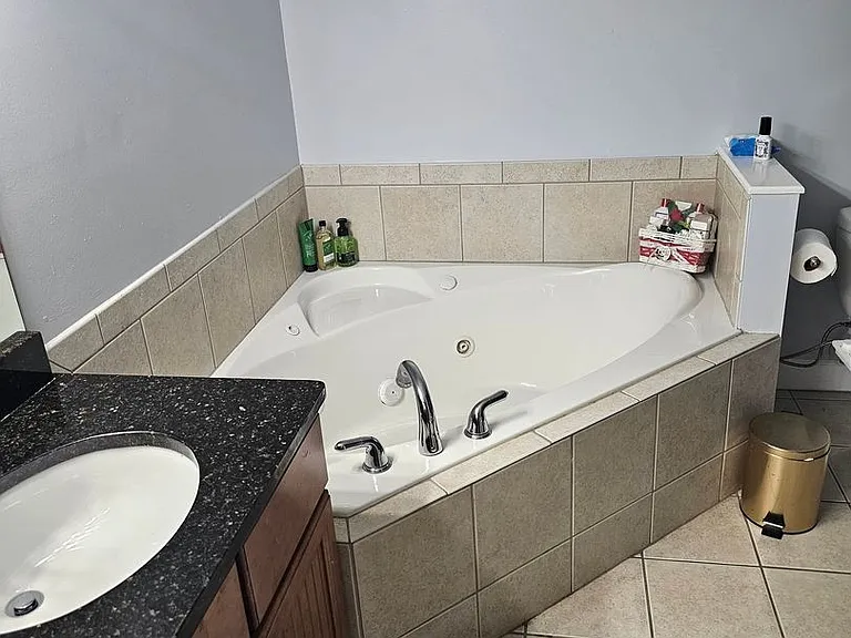 315 Gabrielle Ln — Photo 11