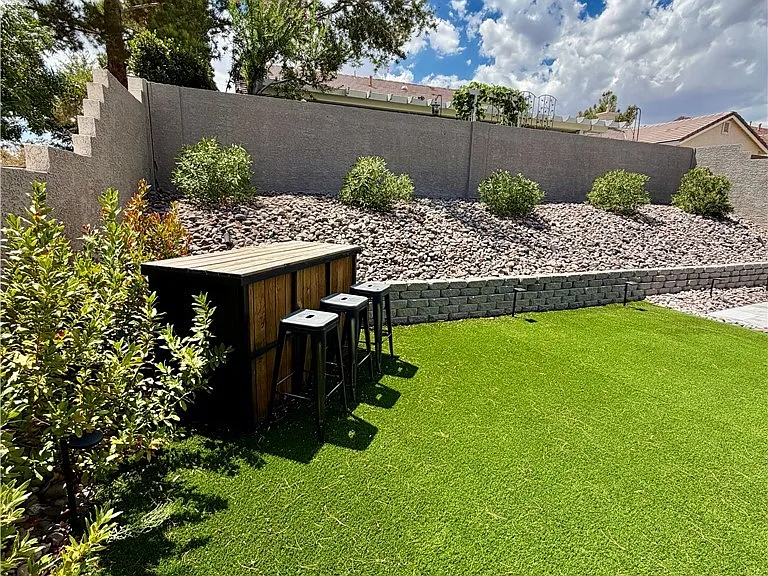 10317 Summer River Ave — Photo 35