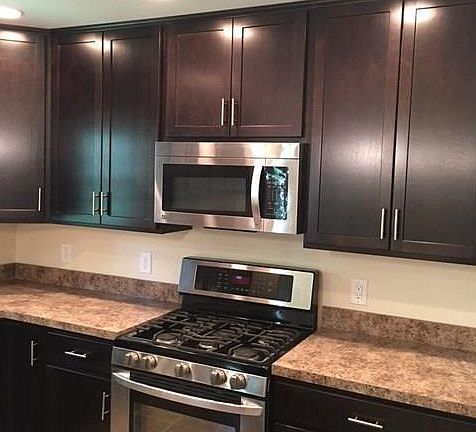 3rd image of 2016 Kingsdale Dr