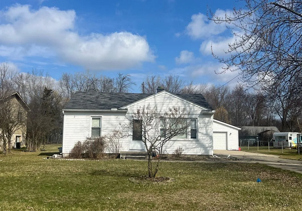 28860 Grayfield Dr photo 1