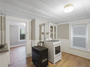 10 1/2 Ellsworth St APT 1, Worcester, MA 01608