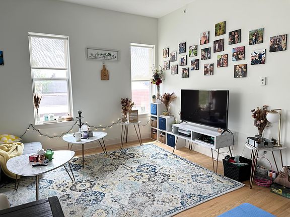 3rd image of 363 Grant St APT 8