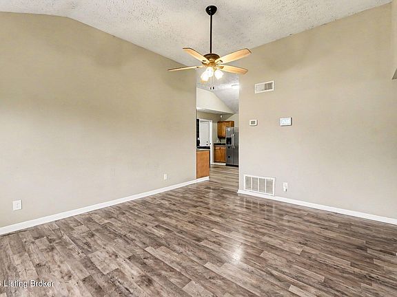 3rd image of 13601 Greystone Ave