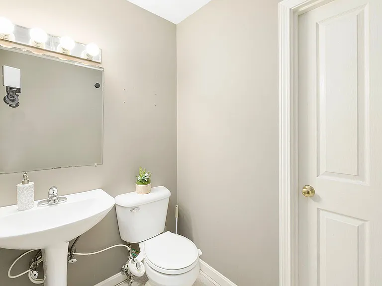 42 Rollingwood Dr — Photo 21