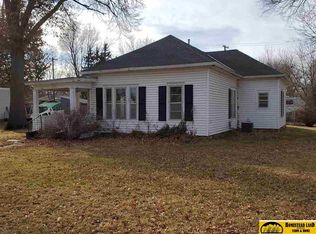 221 N 12th St, Wymore, NE 68466
