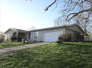 1103 W Bourke St, Macon, MO 63552