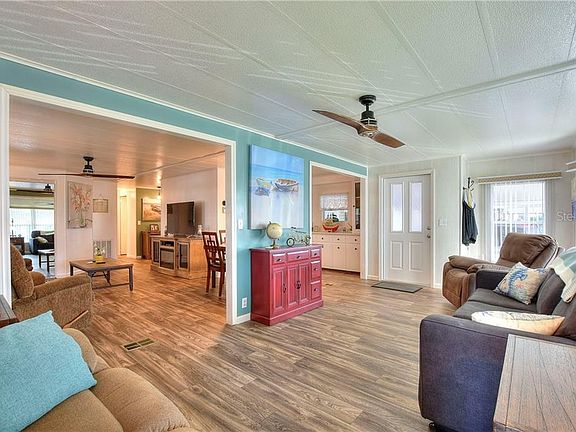 5th image of 4203 Cedarwood St