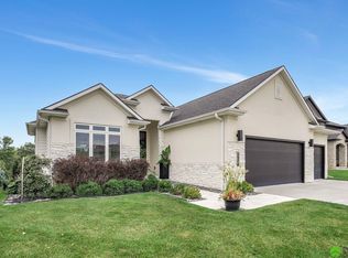 7516 S 66th St, Lincoln, NE 68516