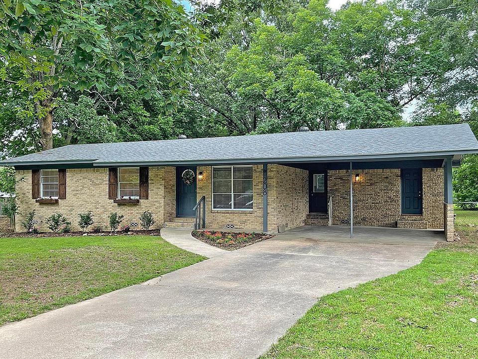 1st image of 208 Redwood Dr