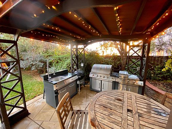 Cabana Kitchen with Natural Gas Grill.