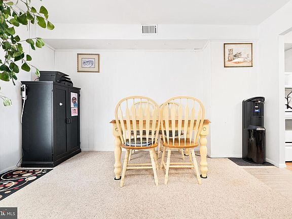3rd image of 208 Caranel Cir