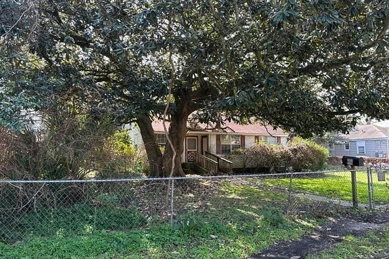 2nd image of 2117 21st Ave