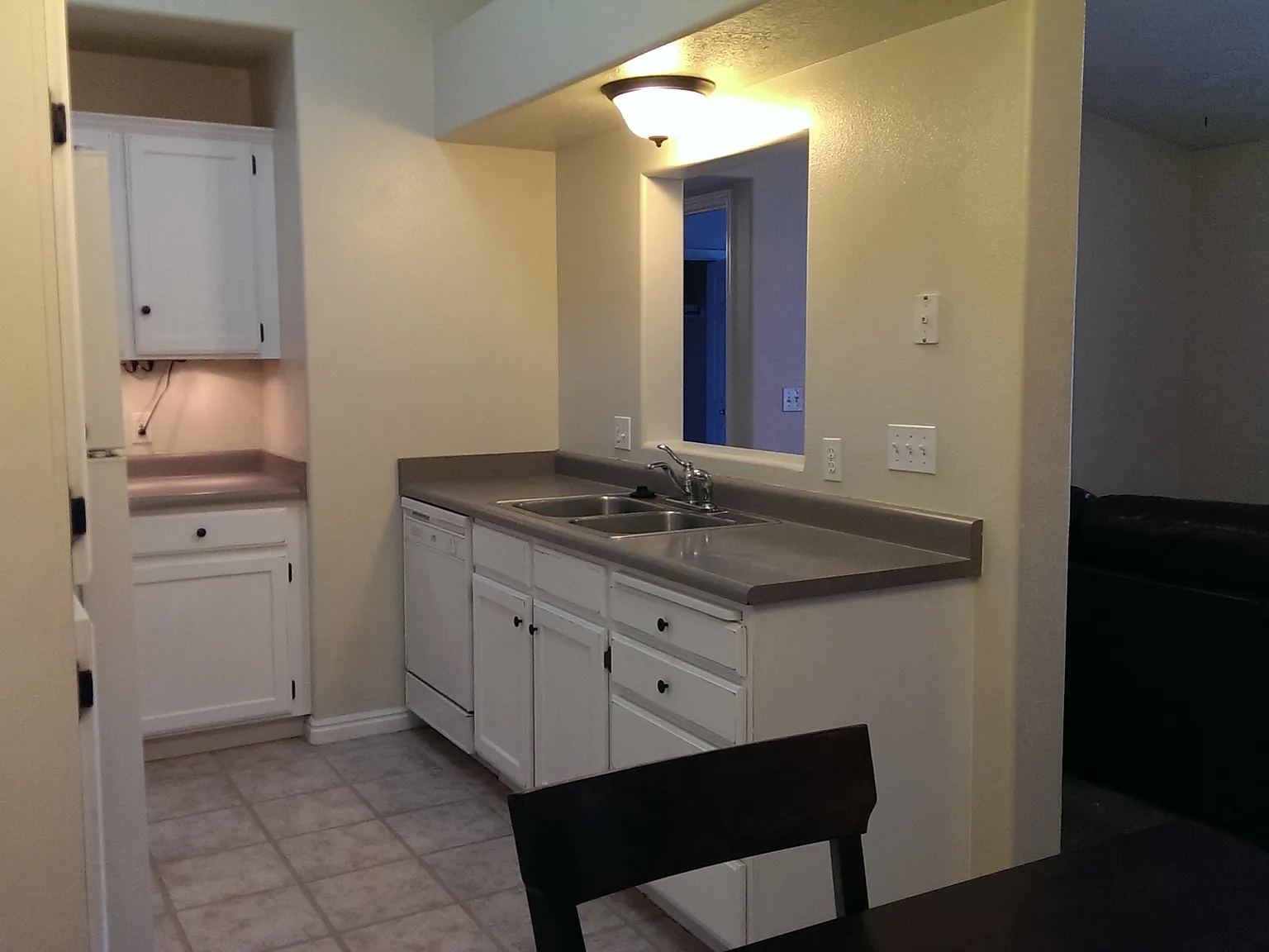 3 bed, 1023 sqft, $470 — Photo 2