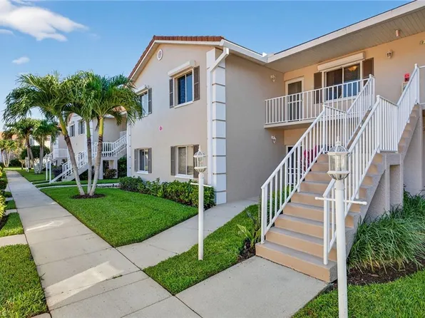 550 Saratoga CIR #E205, NAPLES, FL 34104