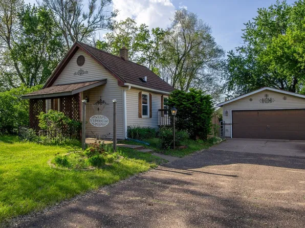 2220 Valley View Place, Eau Claire, WI 54703