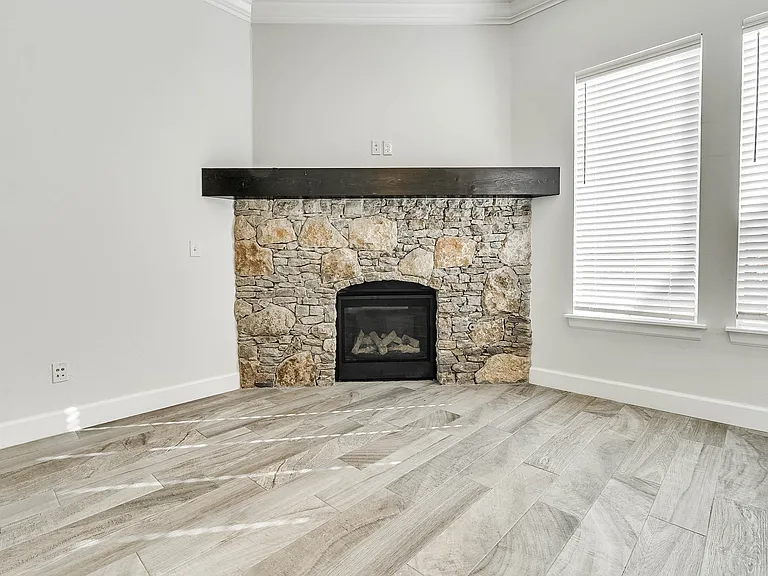 5616 Saint James Pl — Photo 14