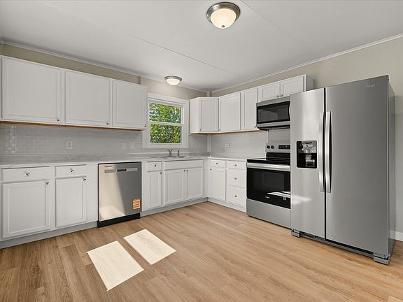 2nd image of 710 E Chestnut St