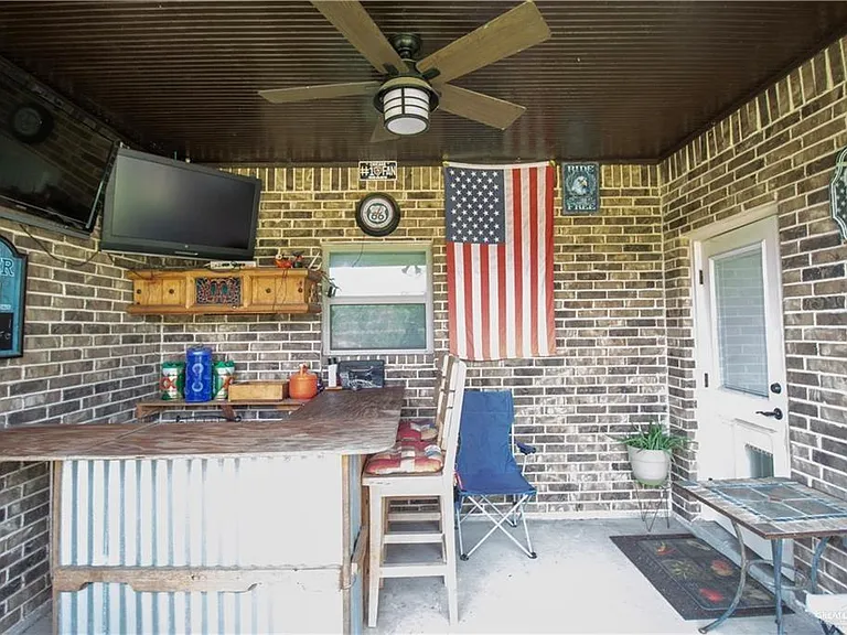 2901 E Imperial Oaks Dr — Photo 15