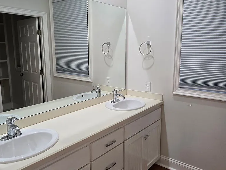 6714 SW 40th Ter — Photo 37