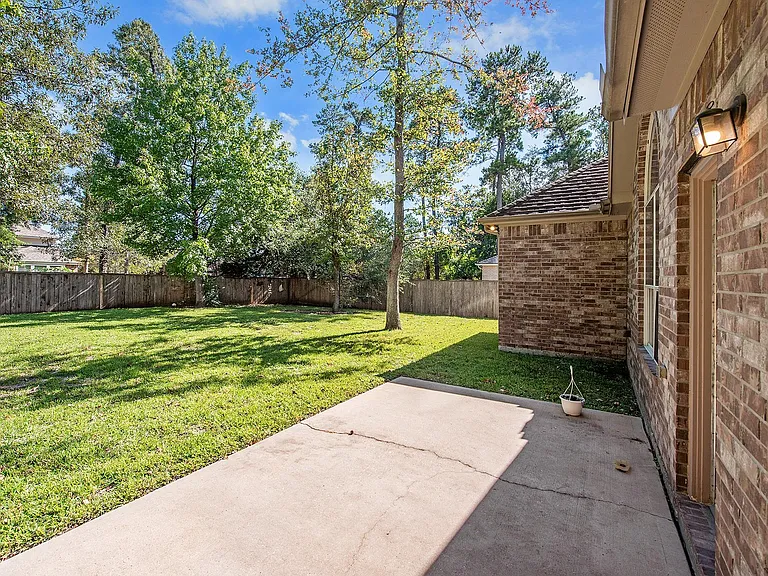 158 Rocky Point Dr — Photo 34
