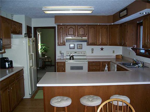 4th image of 1111 Winterberry Dr