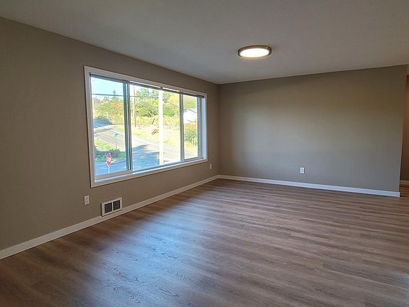 4th image of 4705 Vesper Dr #3