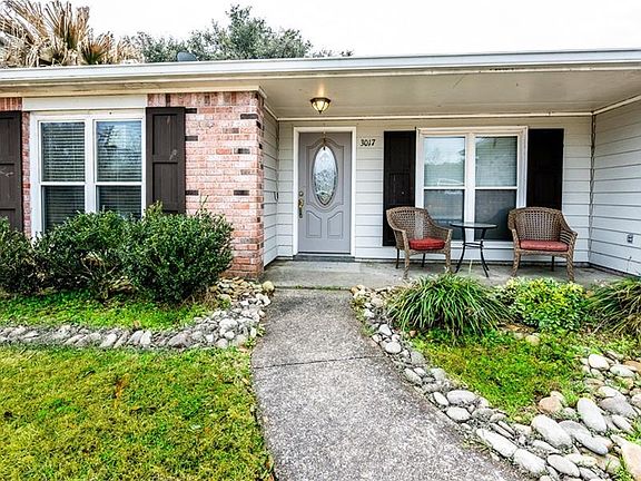 3rd image of 3017 Meadow Lake Dr E