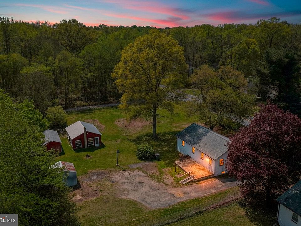 1st image of 2927 Frazer Rd