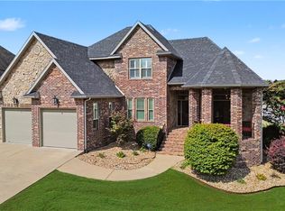 5500 S Lancaster Dr, Rogers, AR 72758