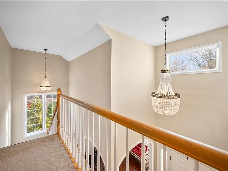 142 N Dixon Dr — Photo 13