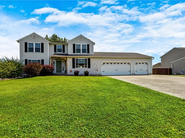 8678 Snowshoe Trl, Cicero, NY 13039