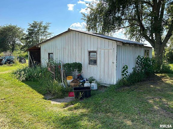 5th image of 1950 E 2820 North Rd