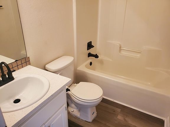 2nd Bathroom