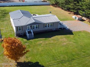 146 Pierce Rd, Carbondale, PA 18407