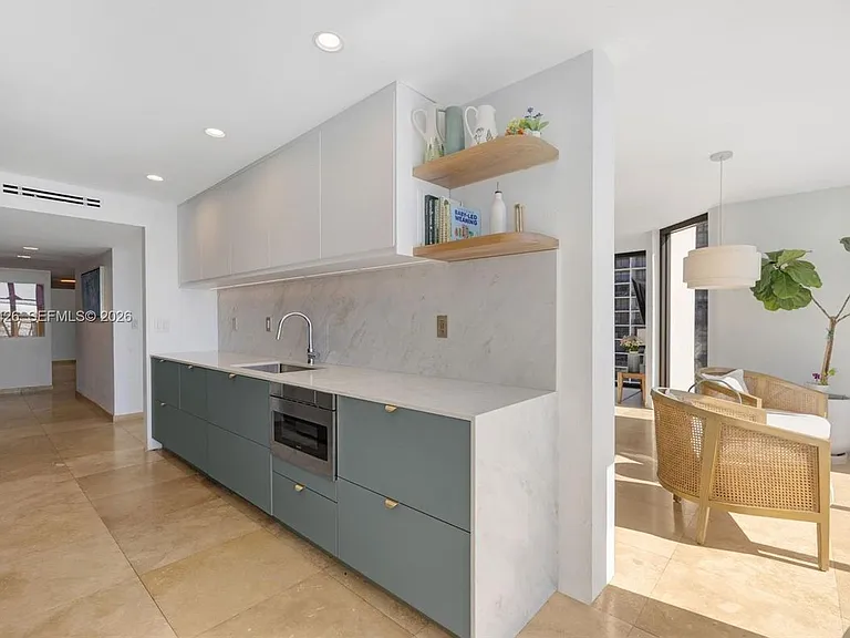 1915 Brickell Ave #1407 — Photo 2