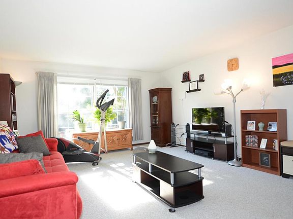 4th image of 2101 Chateau Ct