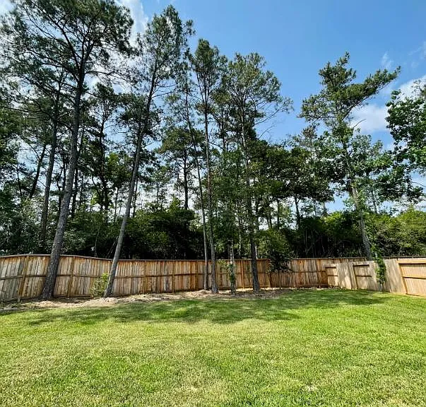 HUGE back yard! 11,000 square feet lot!