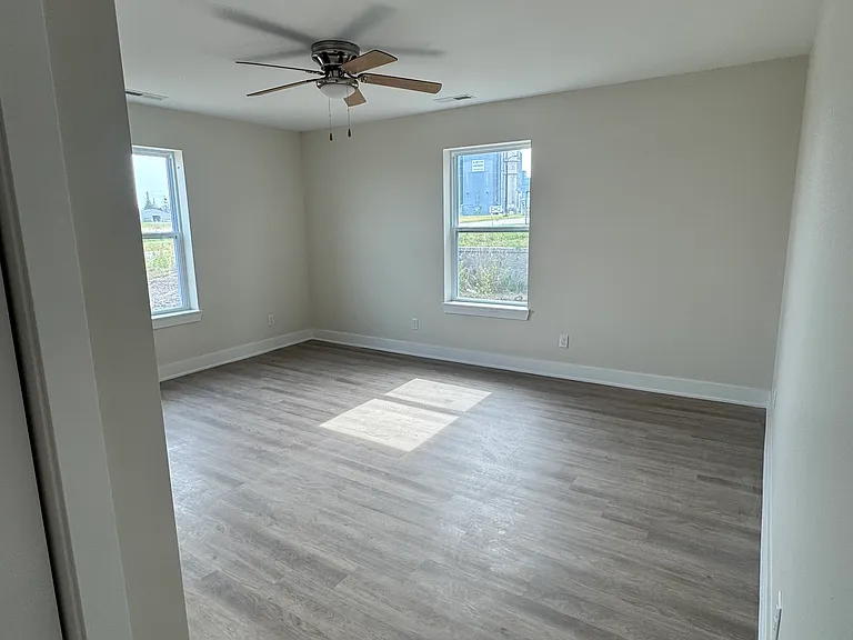 1101 Emerald Cv — Photo 6
