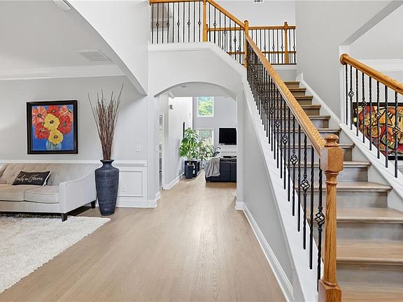 4th image of 2715 Cezanne Ln
