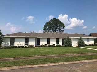 2701 Mary Ln, Port Neches, TX 77651